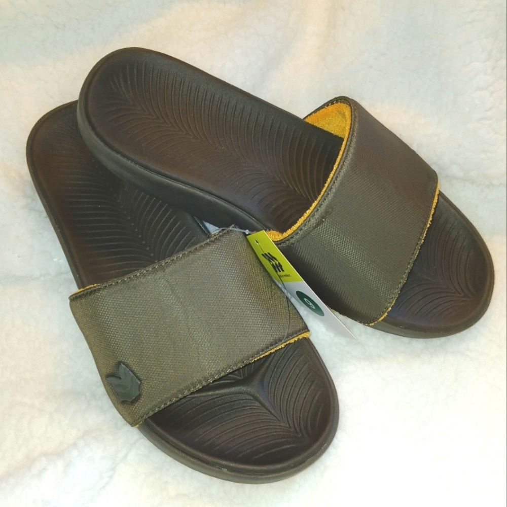 All in Motion Mens Slides ..9